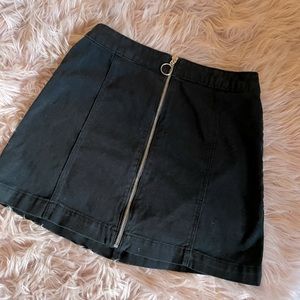 Cute mini skirt! Perfect for fall.